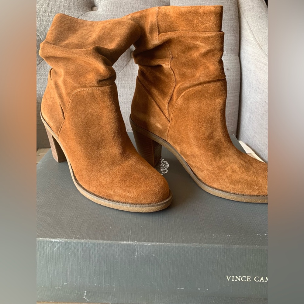 VINCE CAMUTO PARKA BOOT
RUSTICVERONA